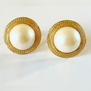 Vintage Gold Tone Heavy Pearl with Gold Trim Clip On Earrings